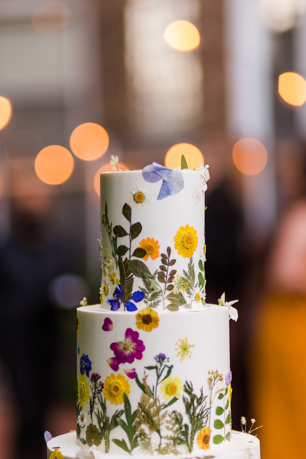 Flower Power - Pressed Flower Cakes Are All The Rage! — CHI thee WED