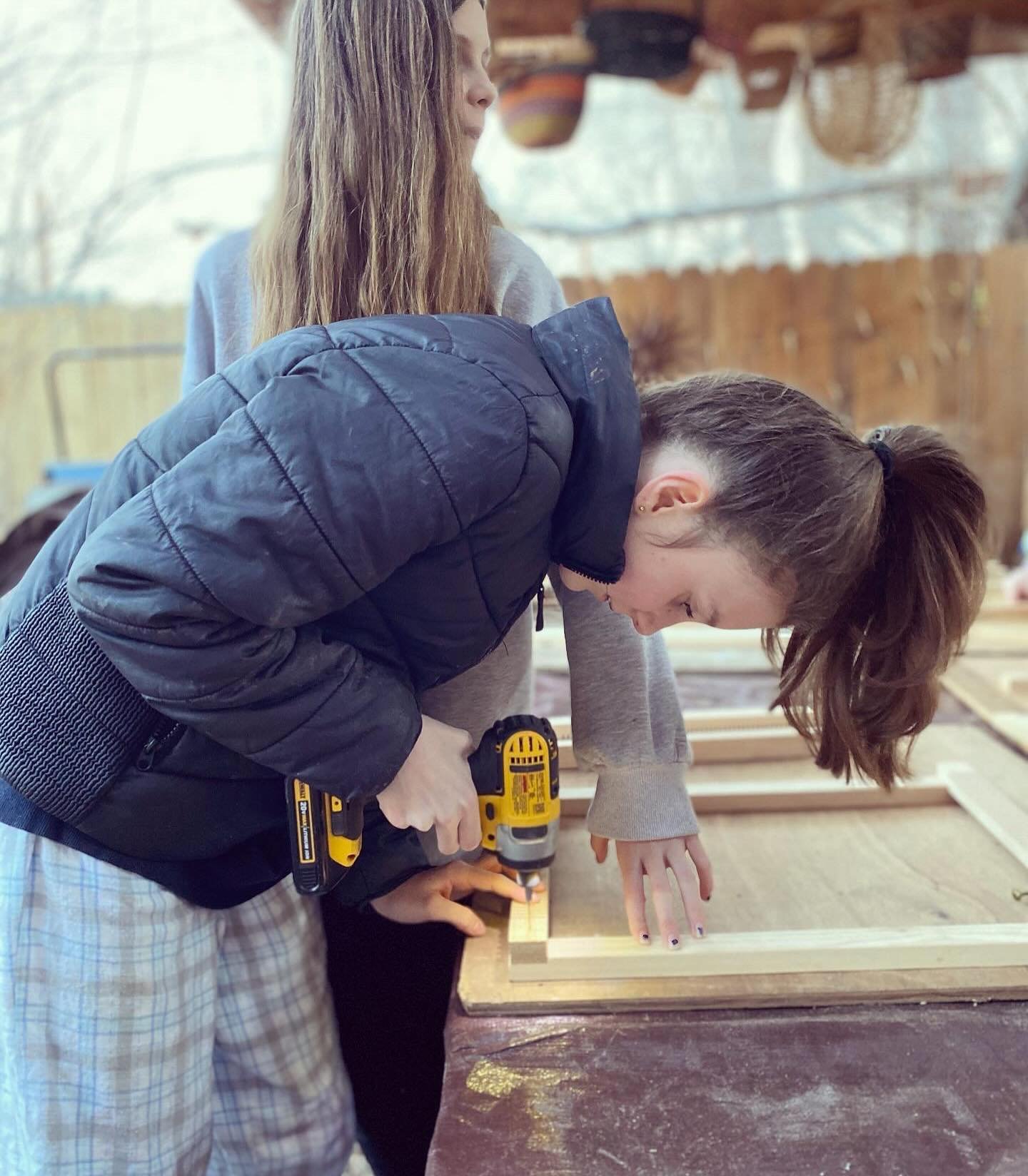 Chic&rsquo;s with tools 🛠️ almost as cool as girls simply helping girls.

Together the girls built looms, using power tools and team work, followed by warping. Then they began weaving their unique&nbsp;&ldquo;soulskin&rdquo;&nbsp;inspired by the Sel