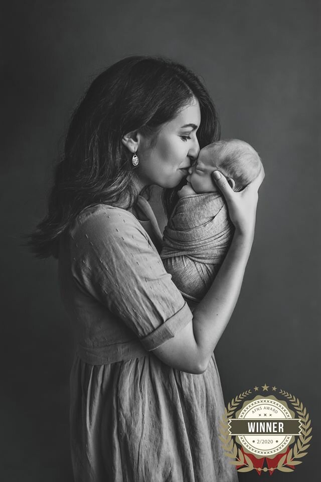 Austin-MN-Albert-Lea-MN-Rochester-MN-Newborn-Photographer-Photography-Modern-Best-Award-Winning