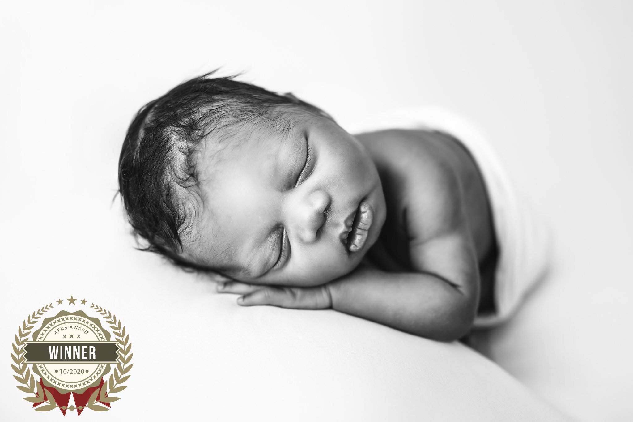 Austin-MN-Albert-Lea-MN-Rochester-MN-Newborn-Photographer-Photography-Modern-Best-Award-Winning