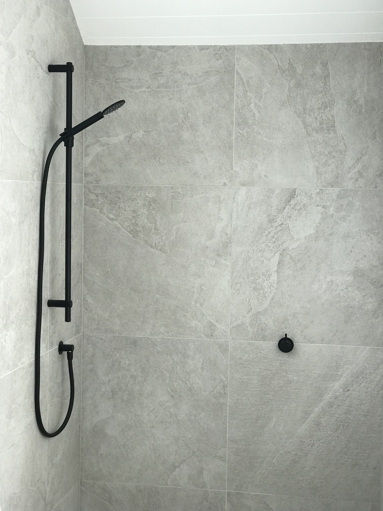 Modern Shower Plumbline_b.jpg