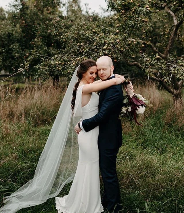 What Bohemian Bridal Hair dreams are made of 😍 
Thank you Jordyn for being so amazing to work with 
Photo by Beanart Photography 
#rochesternybeauty #rochesternyhair #amika #goldwellny #rocwedding #bridalbeauty #rochesterbridal