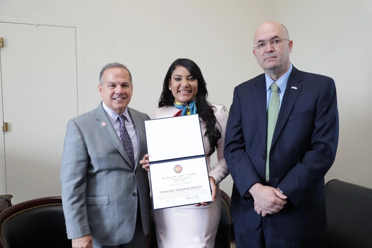 Robiamny Balcácer recibe el reconocimiento de El Congreso de EUA,  por las políticas públicas que ejecuta el Gobierno dominicano.