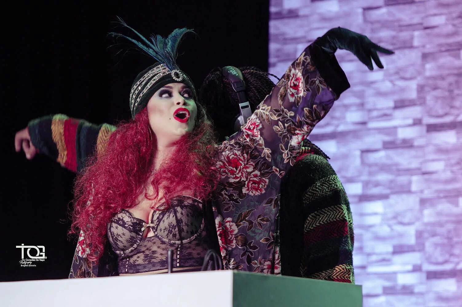 ¡Últimas funciones!   “Amada de la noche, 2 segundos antes del crimen.”