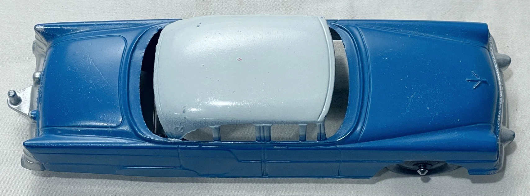 TTJMBCADILLACBLUE.Whiteb.jpg