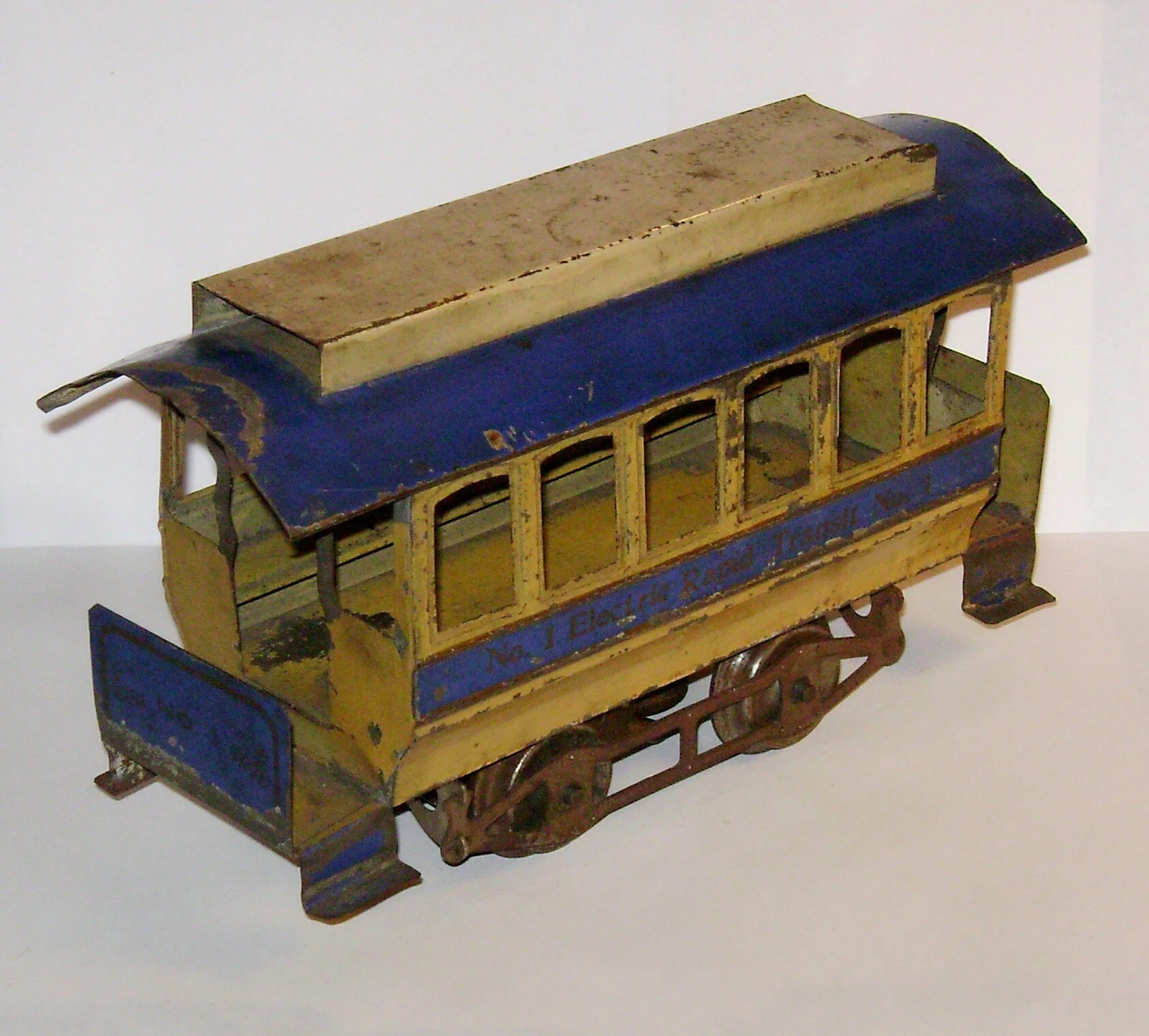 Lionel1a.jpg