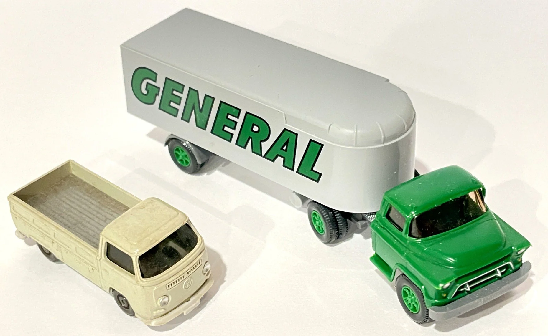 WKMOVINGTRUCK.jpg