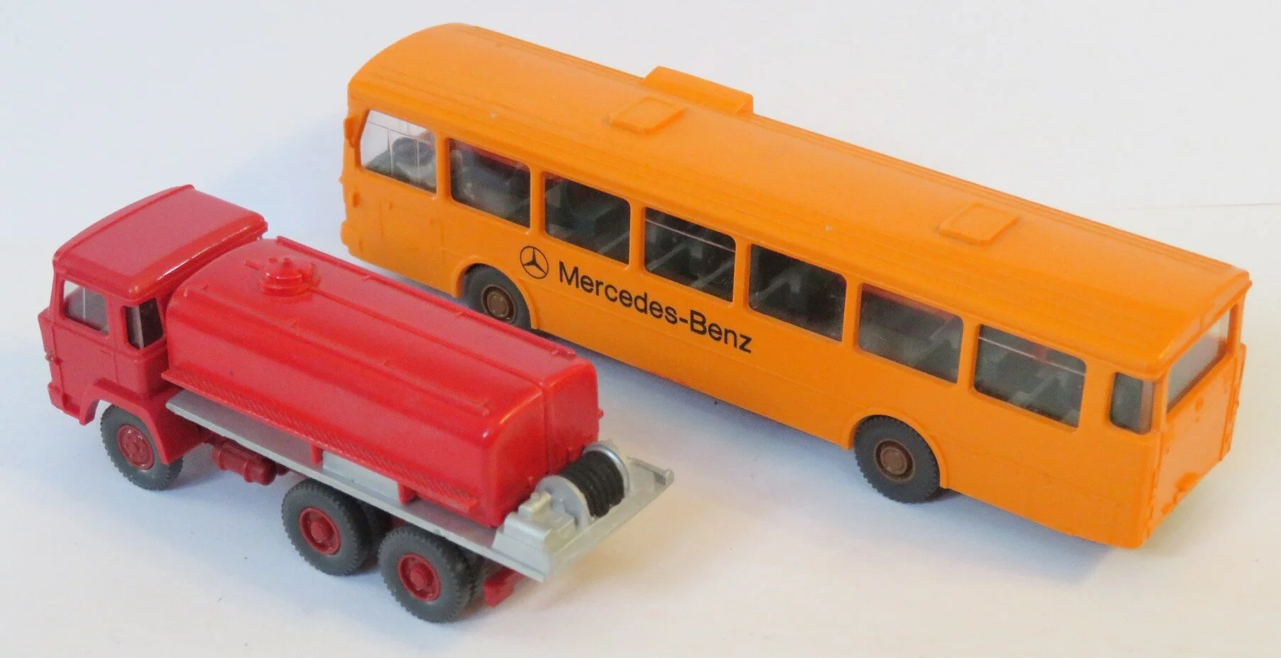 WK2FUELBUSa.jpg