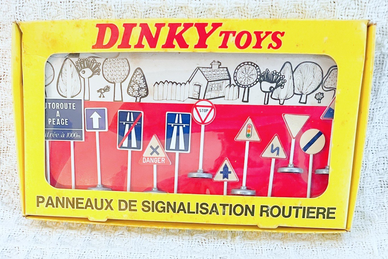DKFR593.jpg