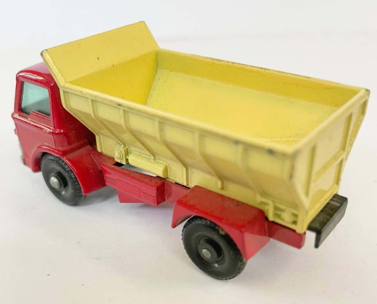 MB70B7a.jpg