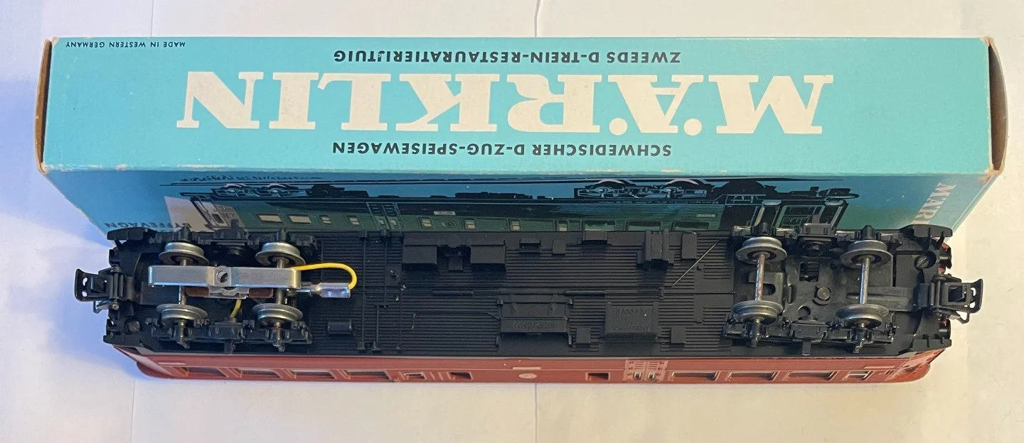 MK4073c.jpg