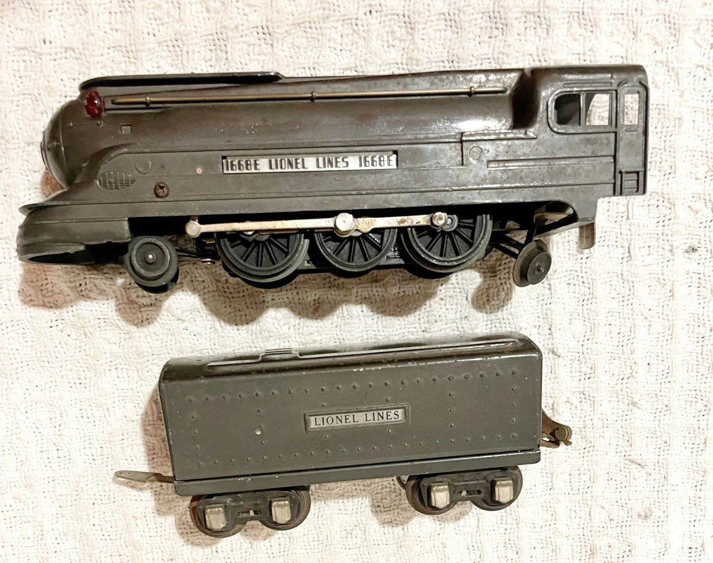 L1668EGMb.jpg
