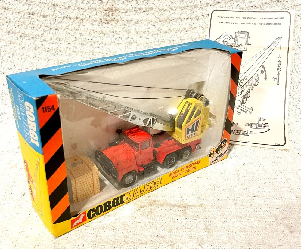 A DIECAST CORGI MOBILE CRANE - KS PLANT HIRE WITH ELEVATING AND A DIECAST CORGI MOBILE CRANE - KS PLANT HIRE WITH ELEVATING AND