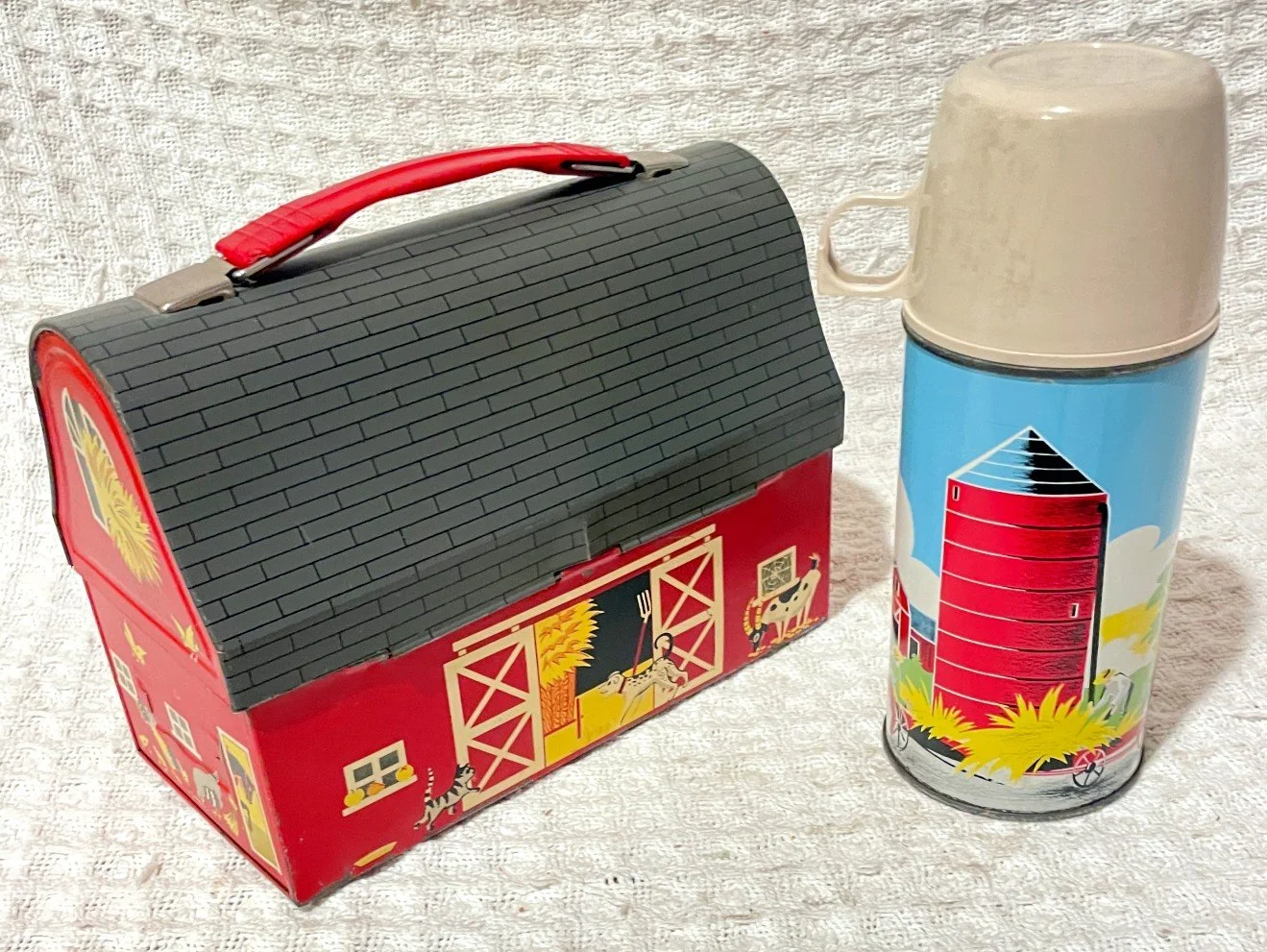 Nice 1958 American Thermos Co Red Barn Lunch Box & Thermos