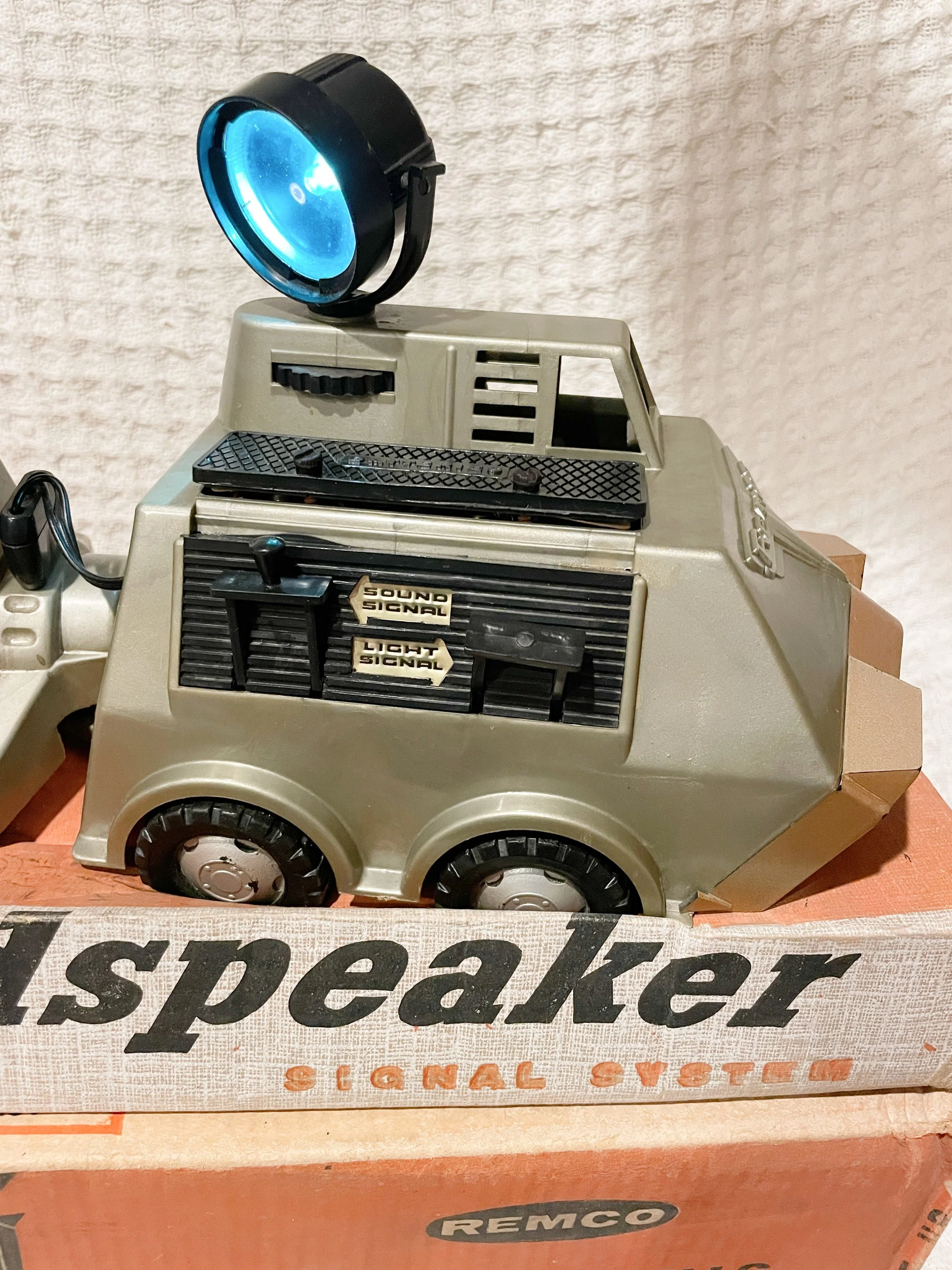 RCLOUDSPEAKEROBa.jpg