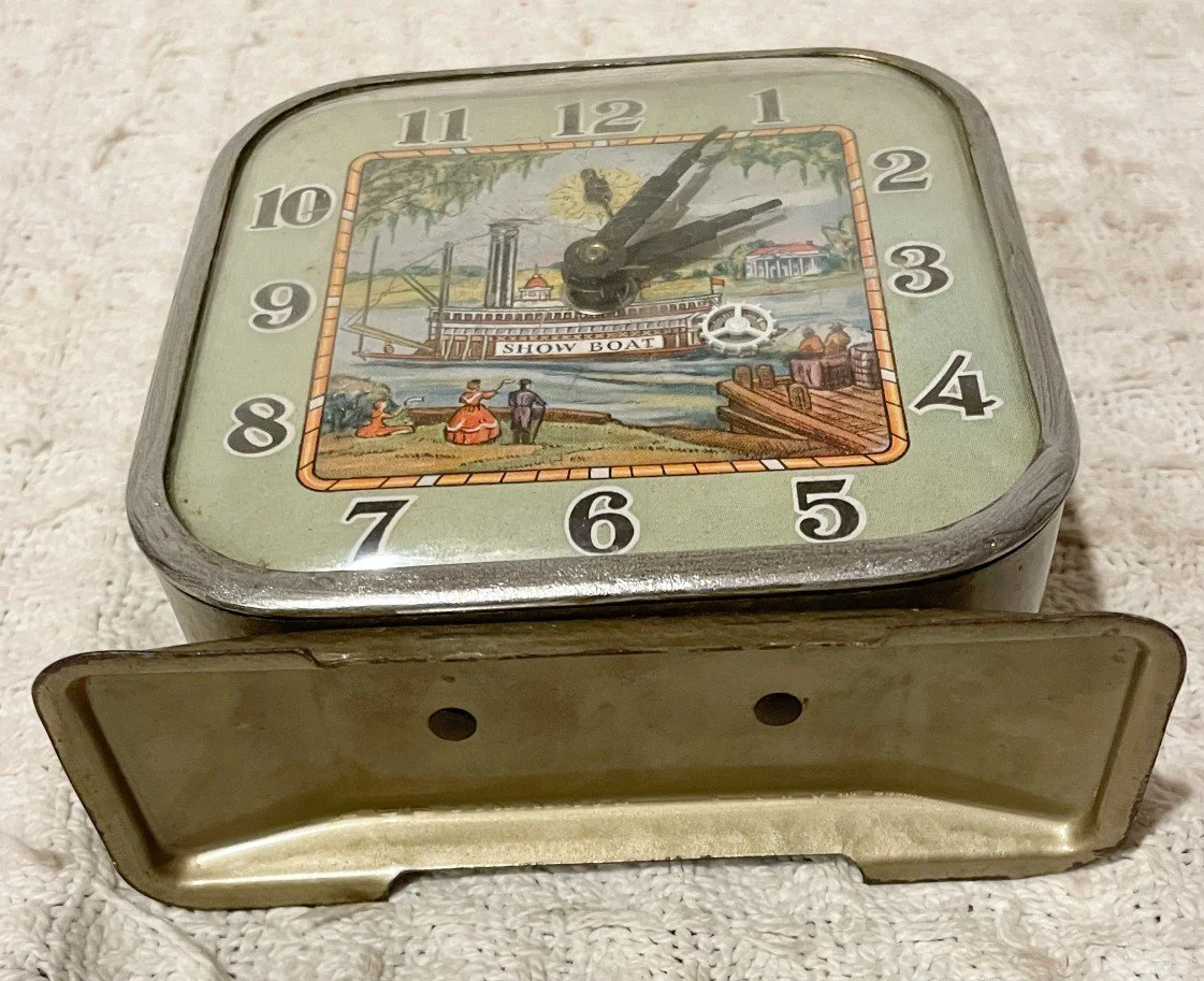 LXSHOWBOATCLOCKb.jpg