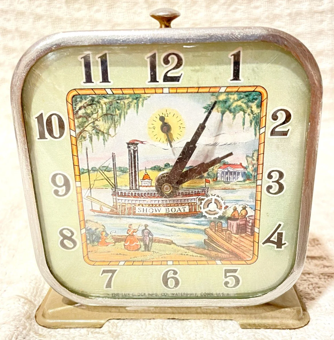 LXSHOWBOATCLOCK.jpg