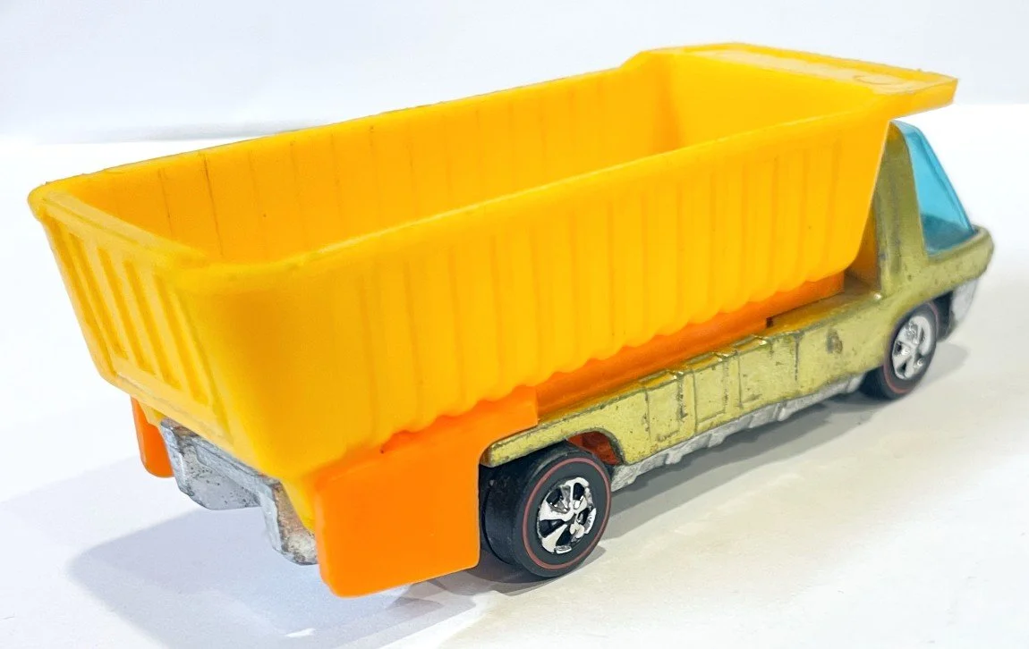 HWDUMPTRUCKa.jpg