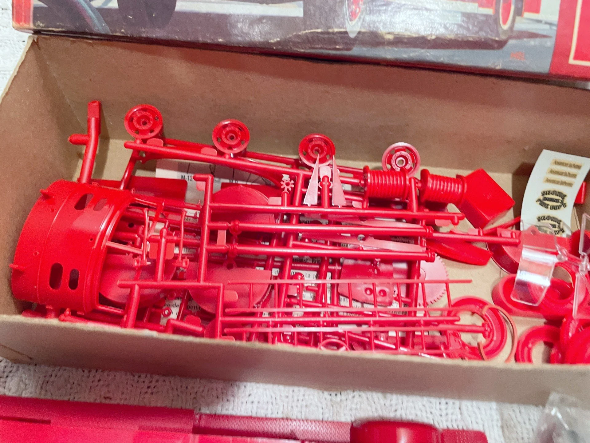 LB1954FIRETRUCKKITc.jpg