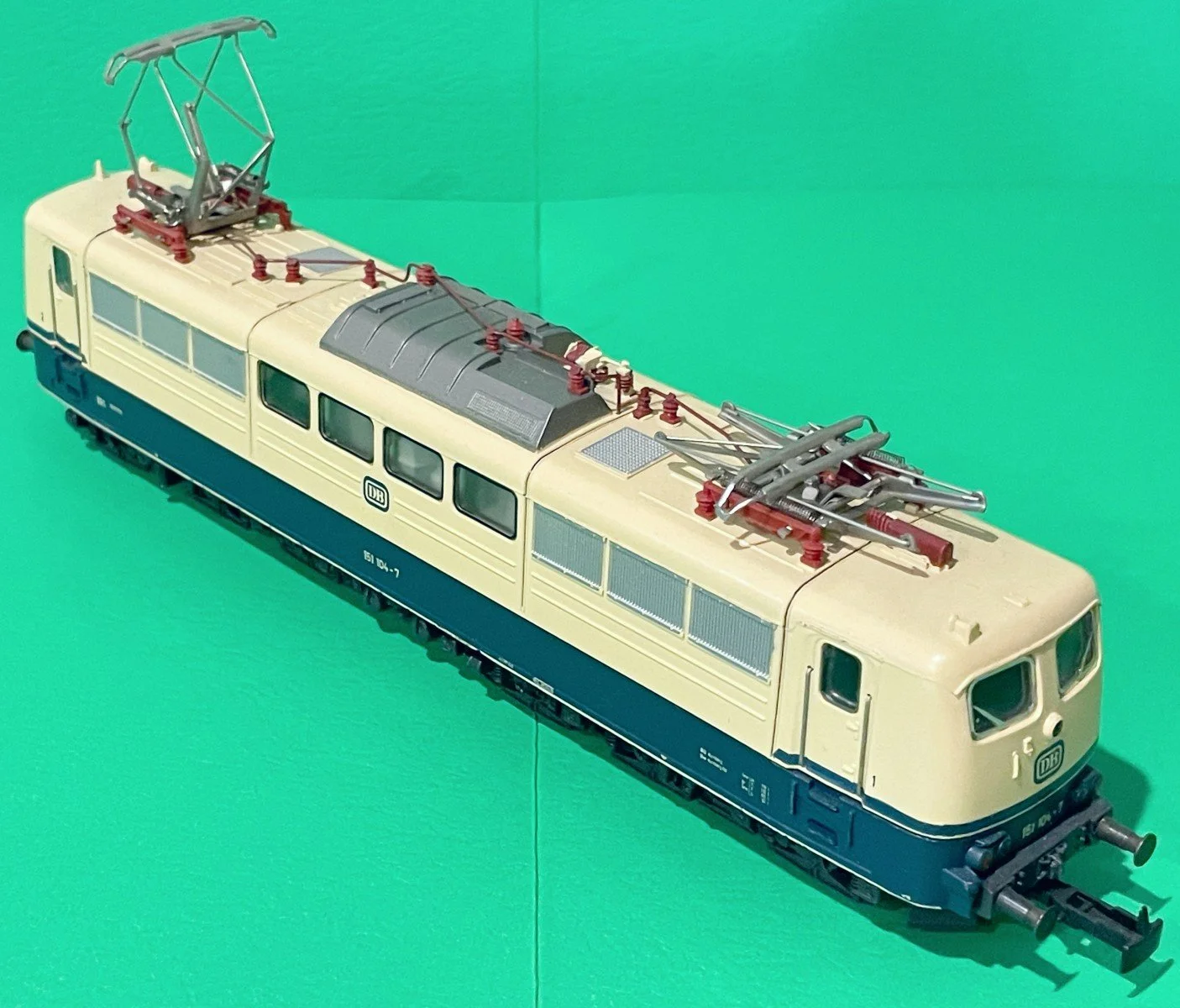 MK3058a.jpg