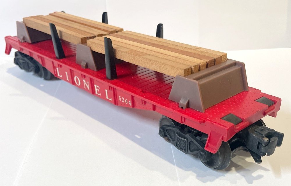 Lionel Post War Operating #362 Barrel Loader w/ Accessories