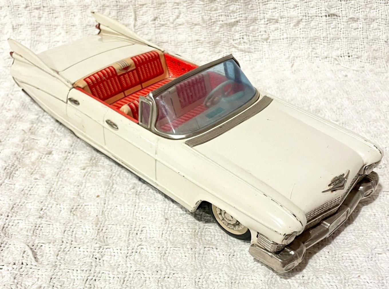 JT12INCADILLAC.jpg