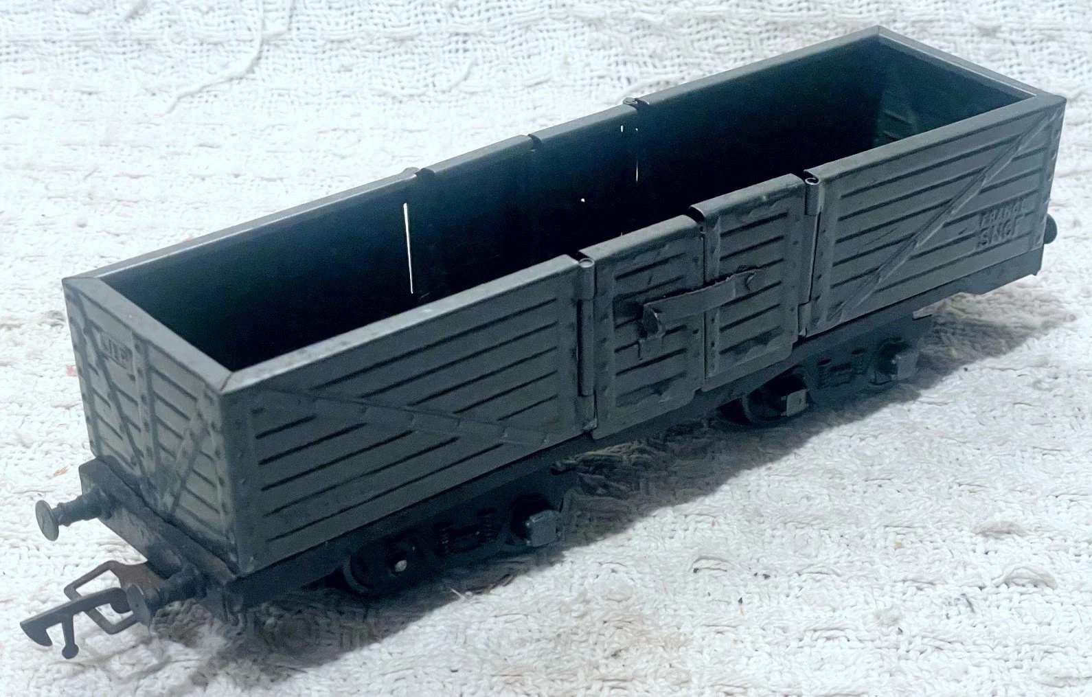 JPGATESIDEWAGON.jpg