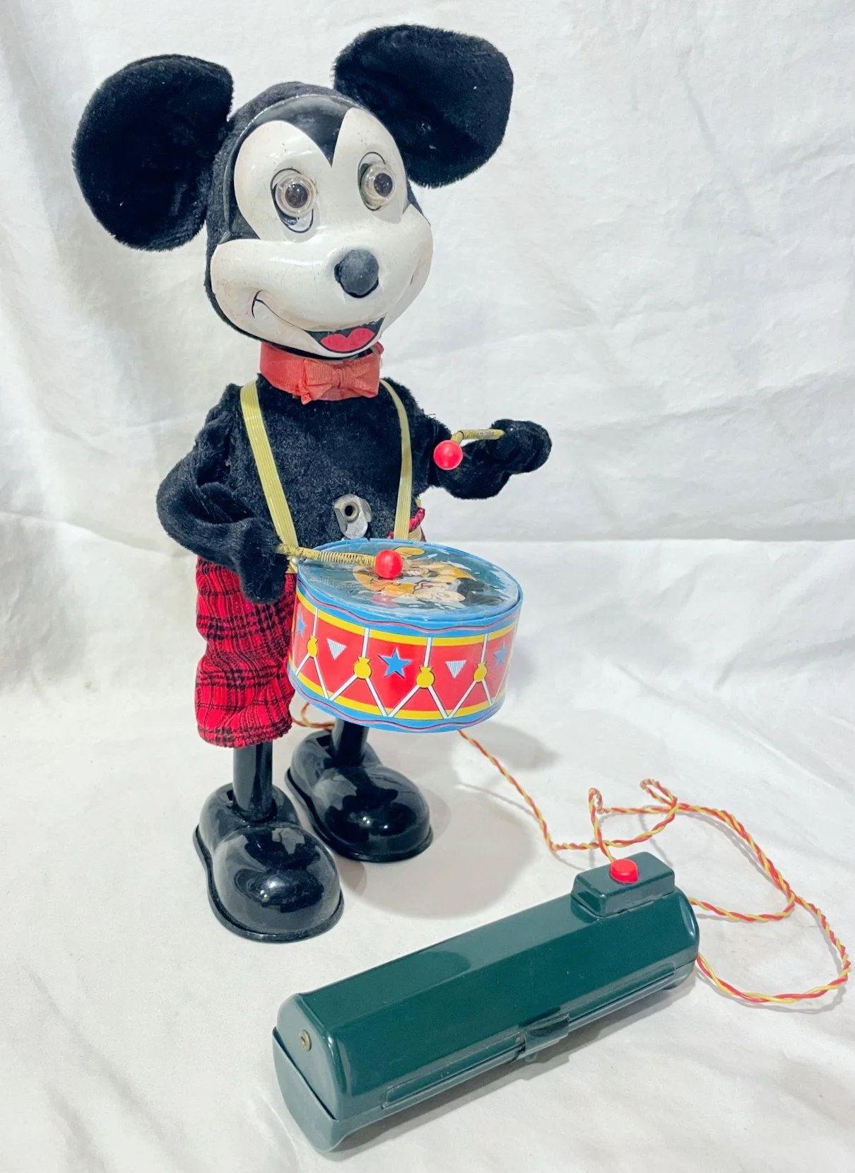 BODRUMMINGMICKEY.jpg