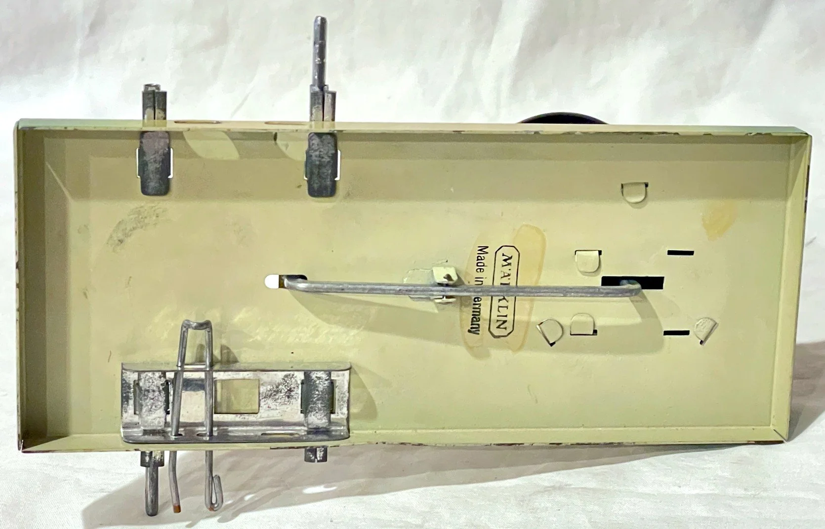MK13254c.jpg