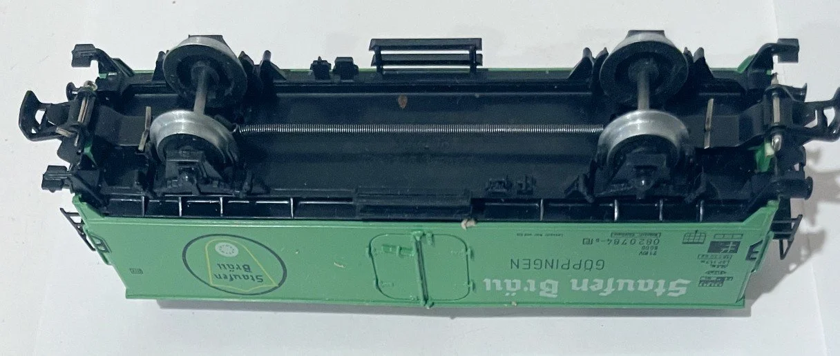 MK4934c.jpg