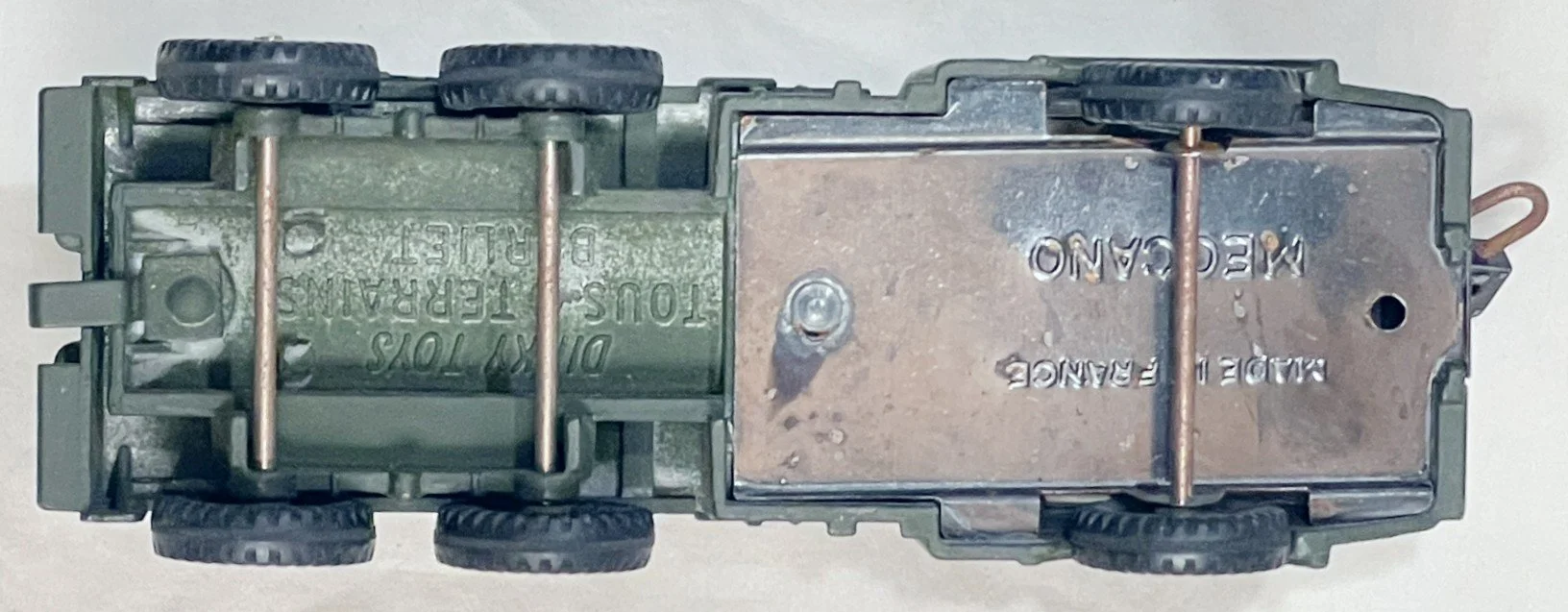 DKF826c.jpg