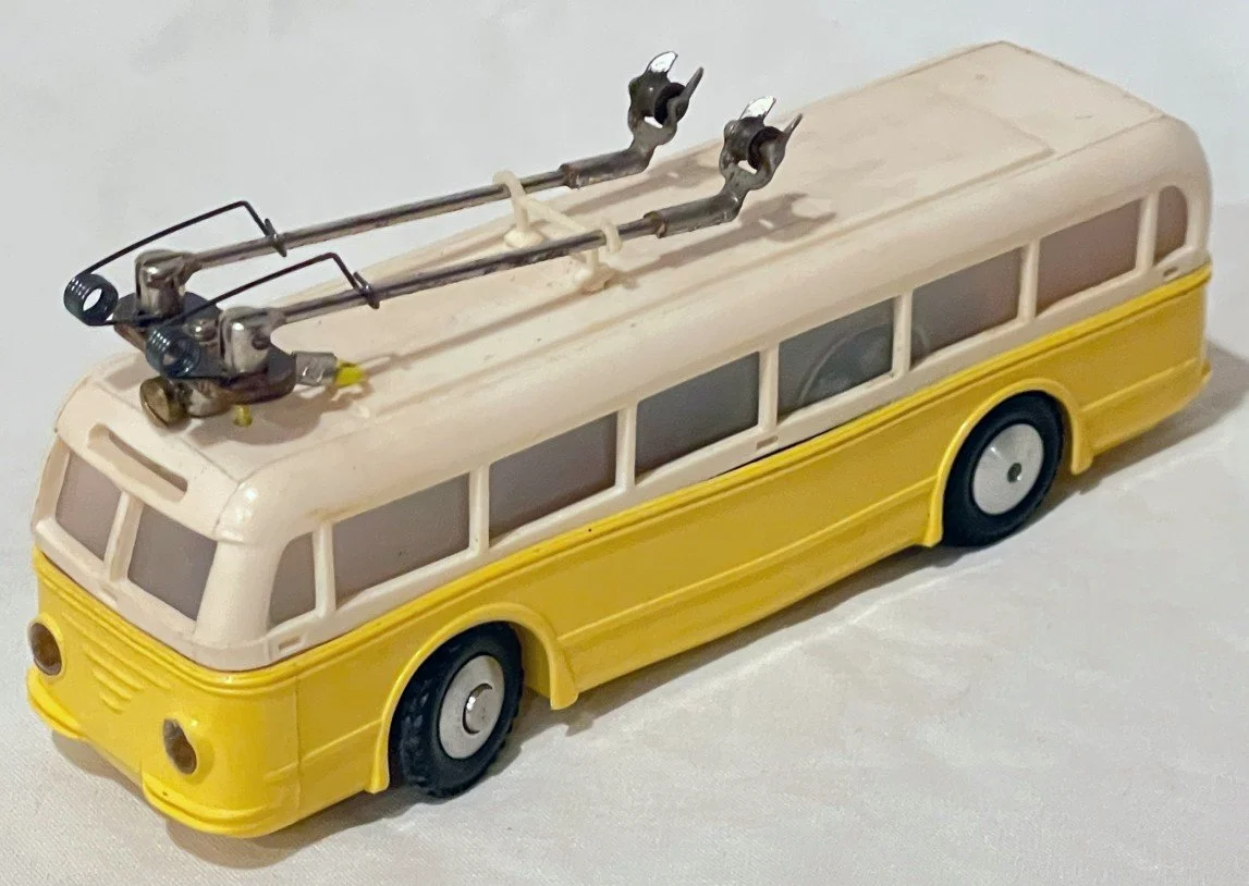 TBARISTOYELLOWOBa.jpg