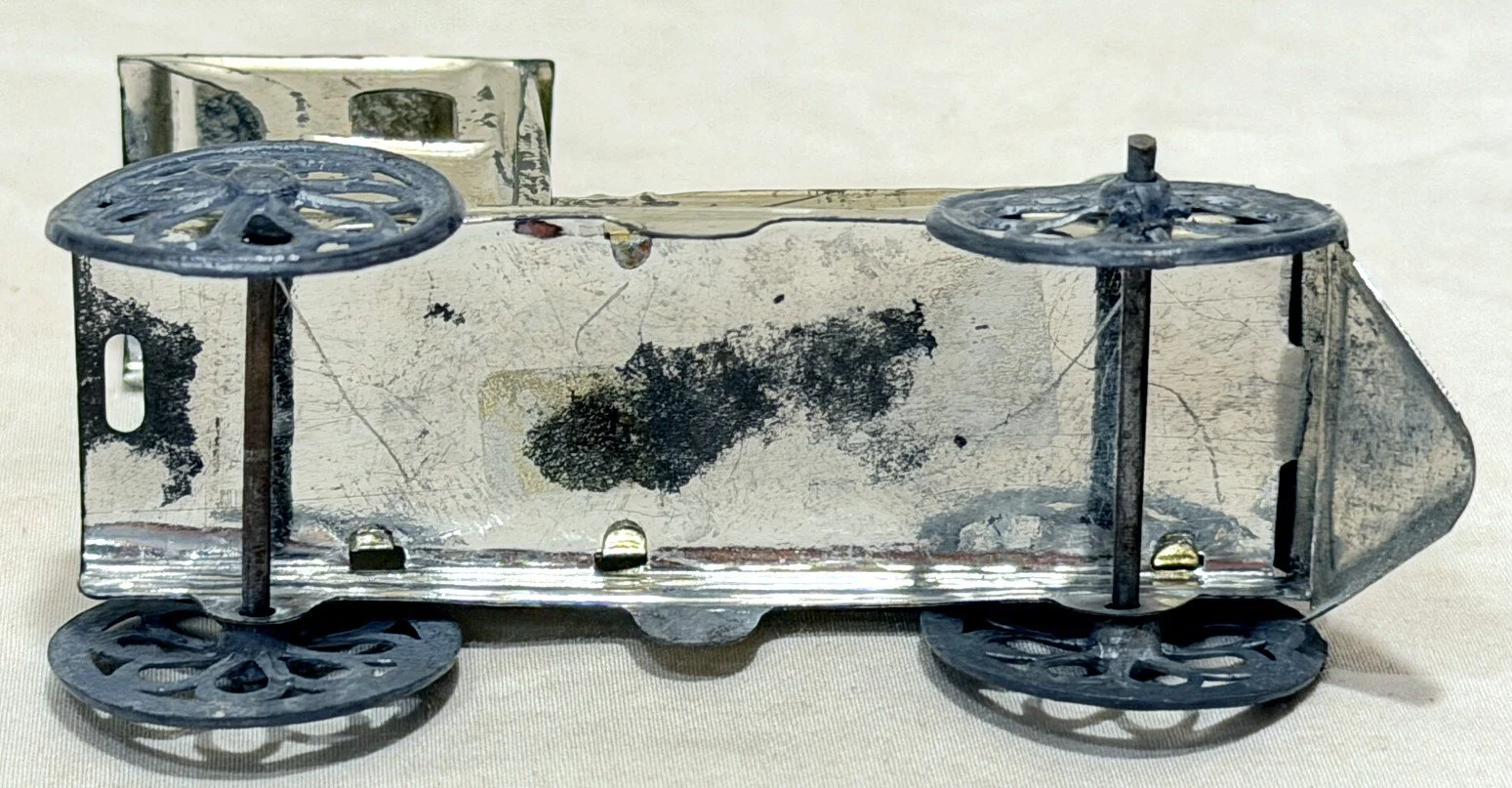 TINNICKELTOYTRAINOBc.jpg