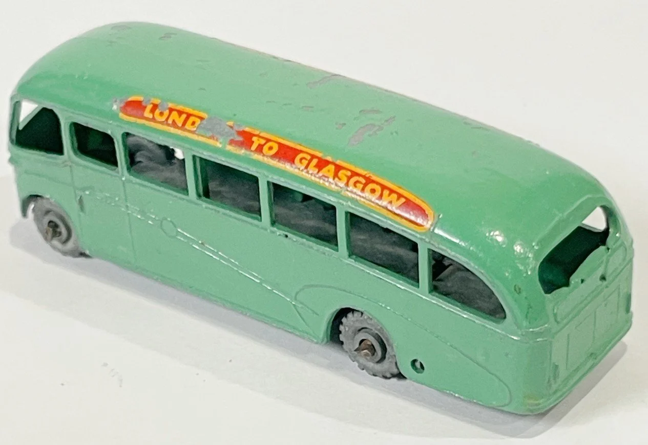 Matchbox 21B1 Bedford Duple Luxury Coach — Tobias Toys & Trains