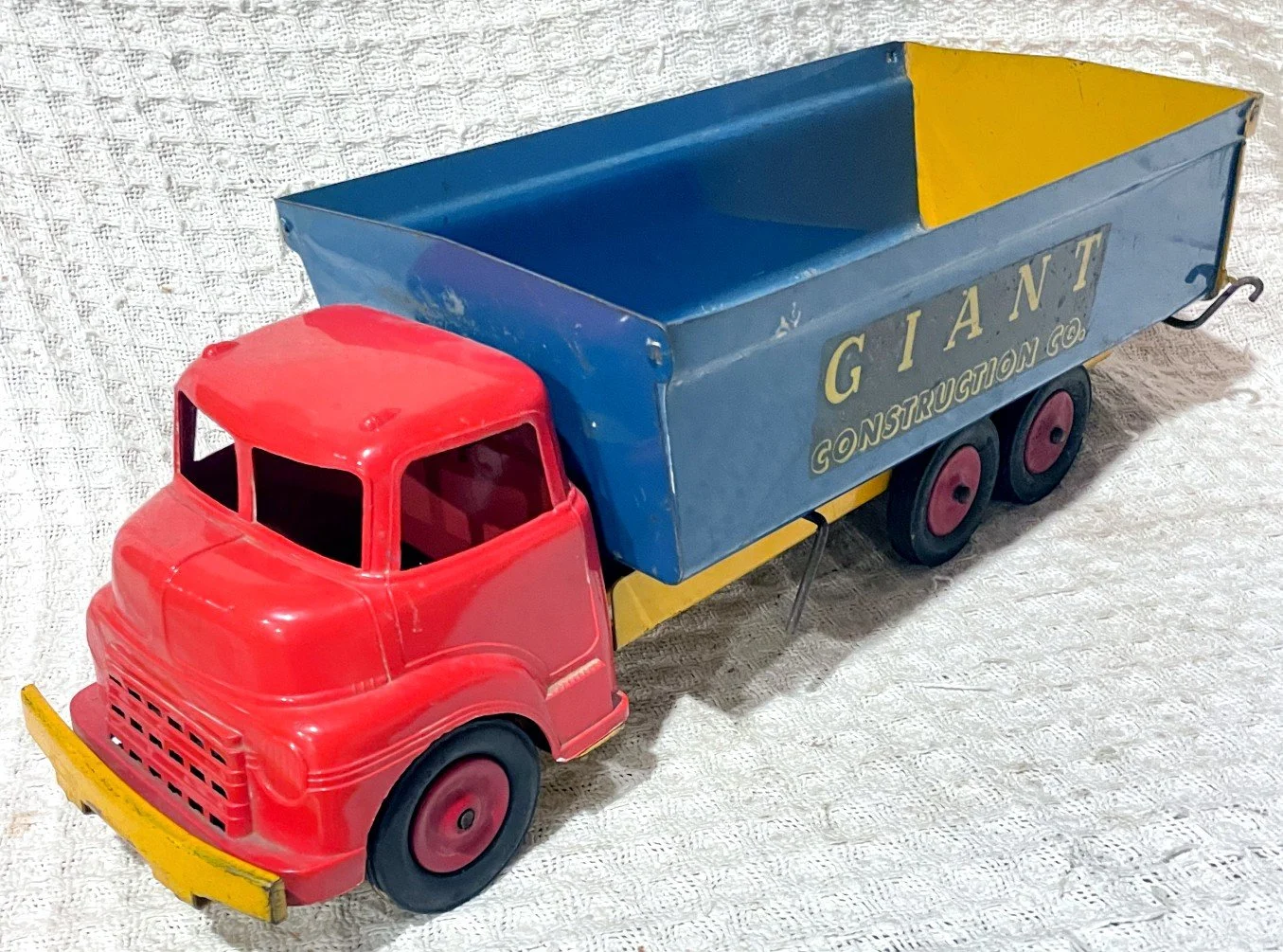 WDGIANTDUMP.jpg