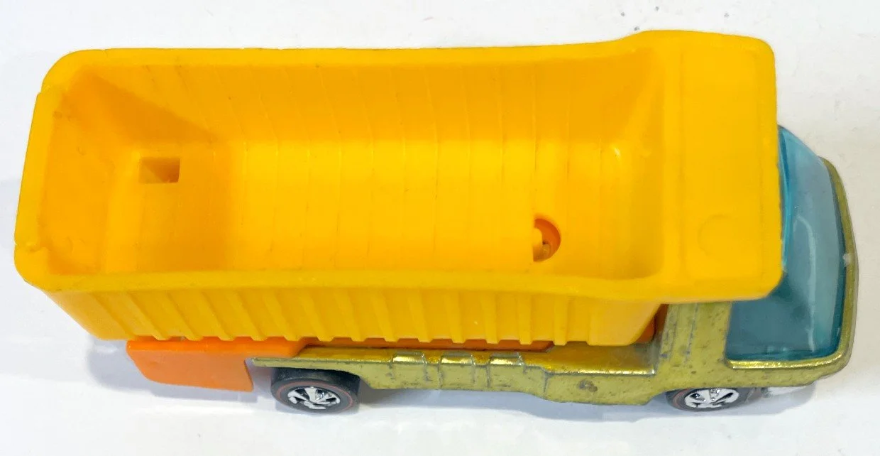 HWDUMPTRUCKc.jpg