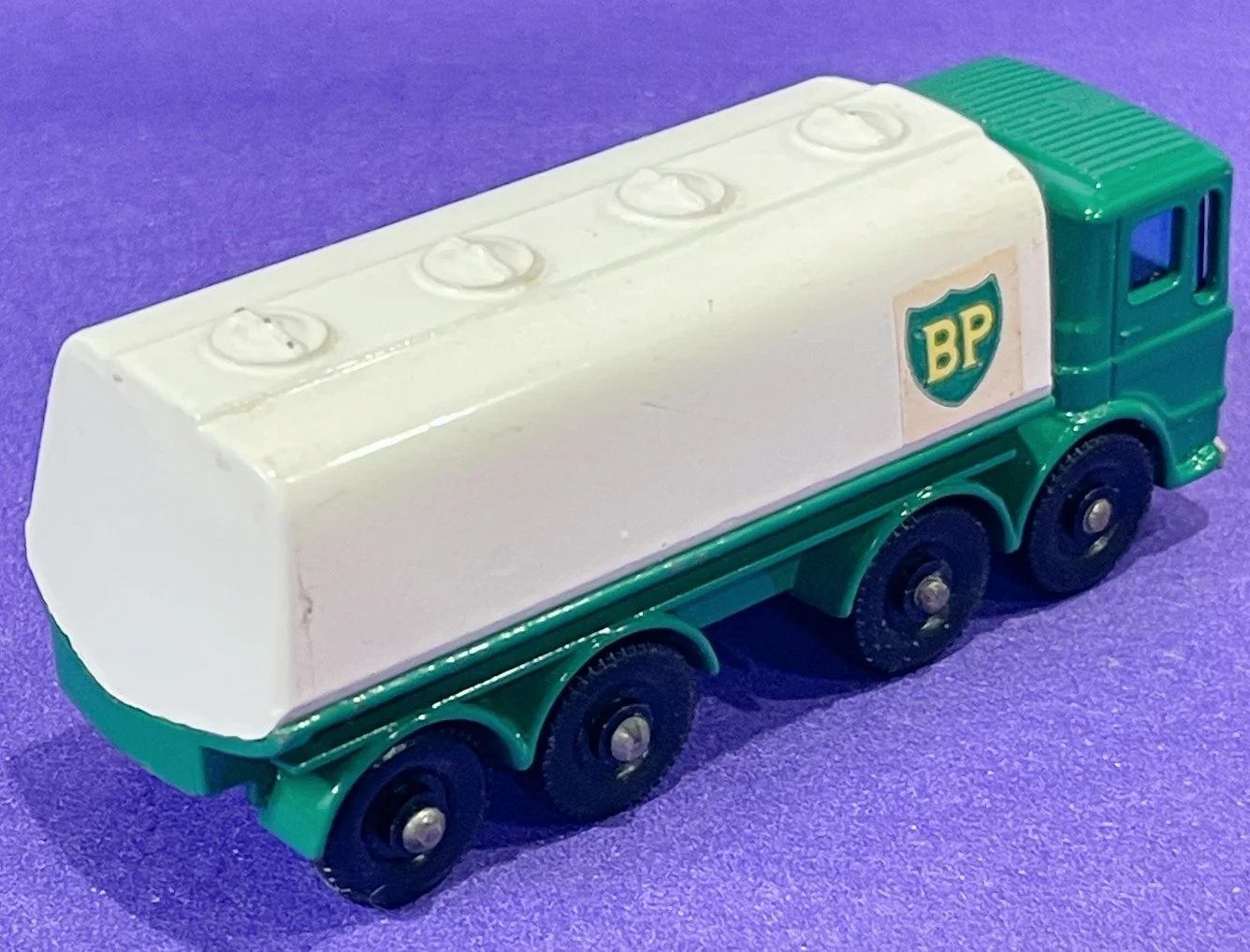 MB32C1a.jpg