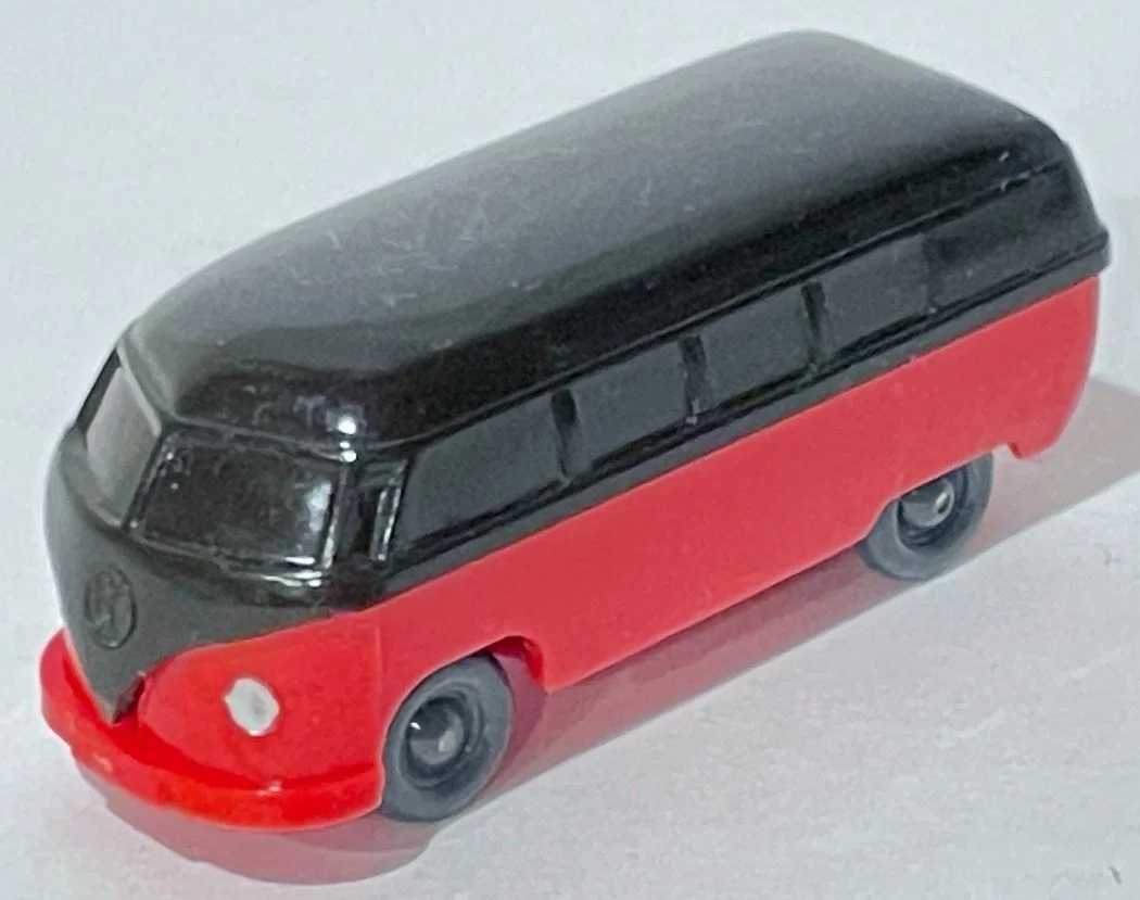 WKVWBUS2TONE.jpg