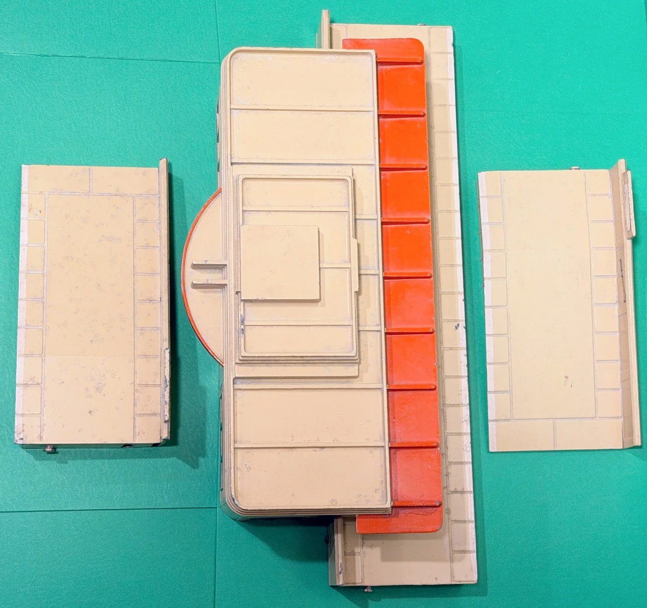 HBOOSTATIONb.jpg