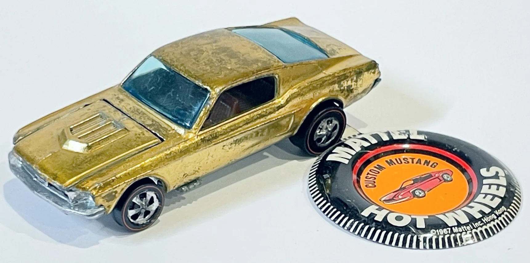 HWMUSTANGGLDPIN.jpg