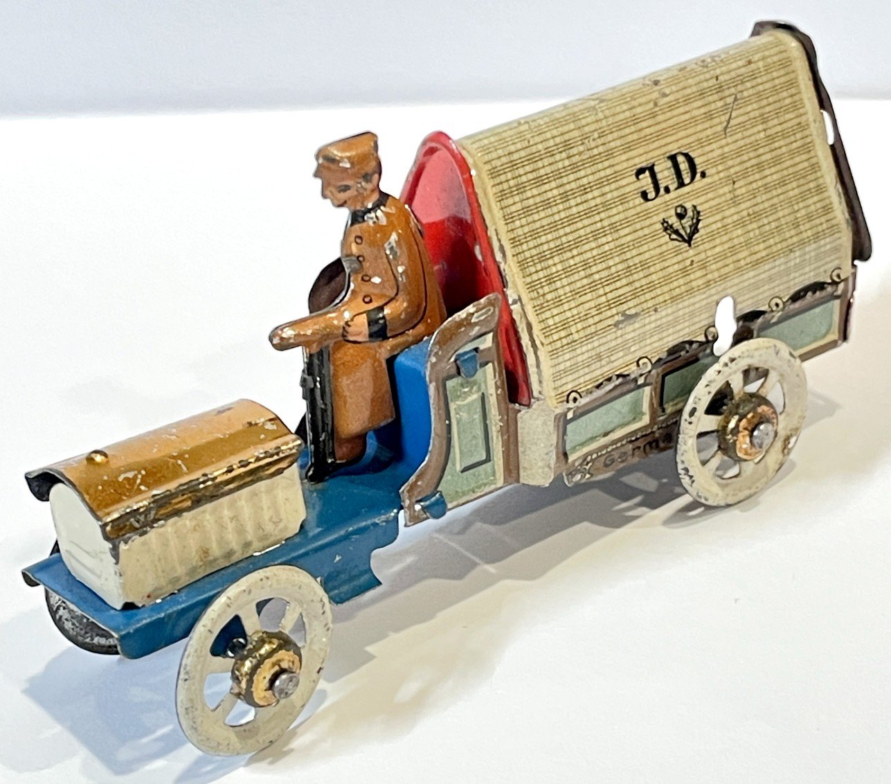 PTDISTLERCOVEREDTRUCK.jpg