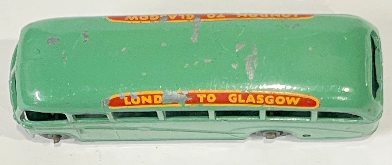 Matchbox 21B1 Bedford Duple Luxury Coach — Tobias Toys & Trains