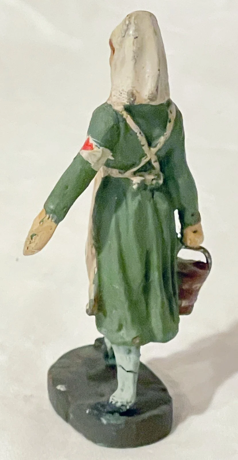 ELNURSEBUCKETa.jpg