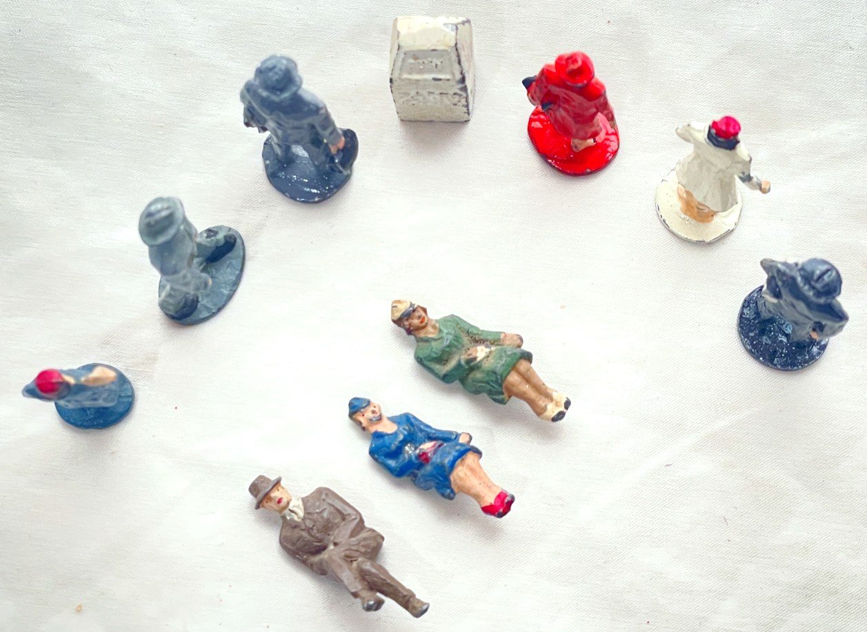 AF10FIGURESb.jpg
