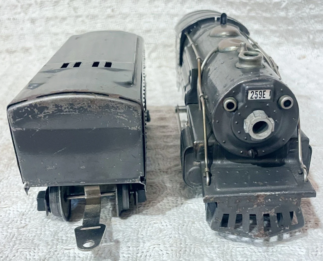 L259EGMd.jpg