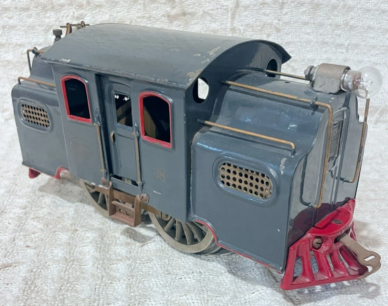 L38GRY.jpg