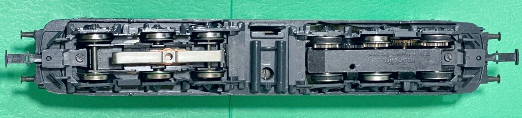 MK3058c.jpg