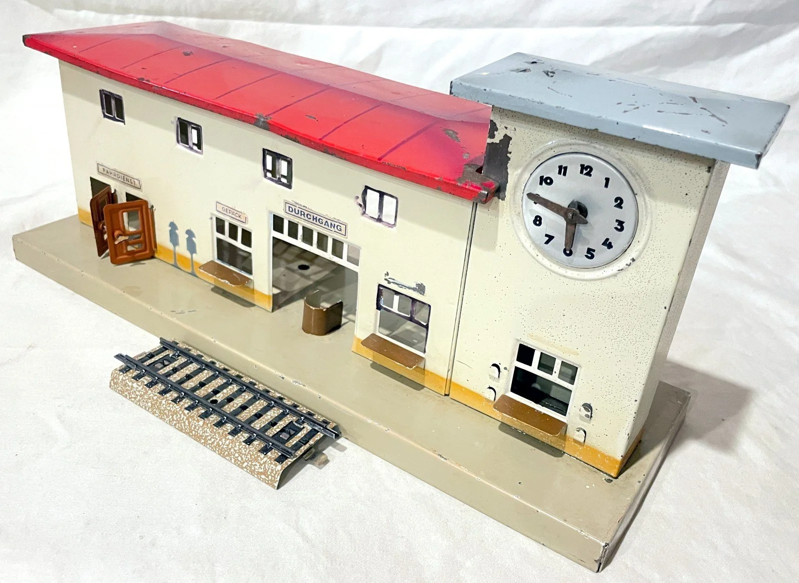KBSTATIONOPERCLOCK.jpg
