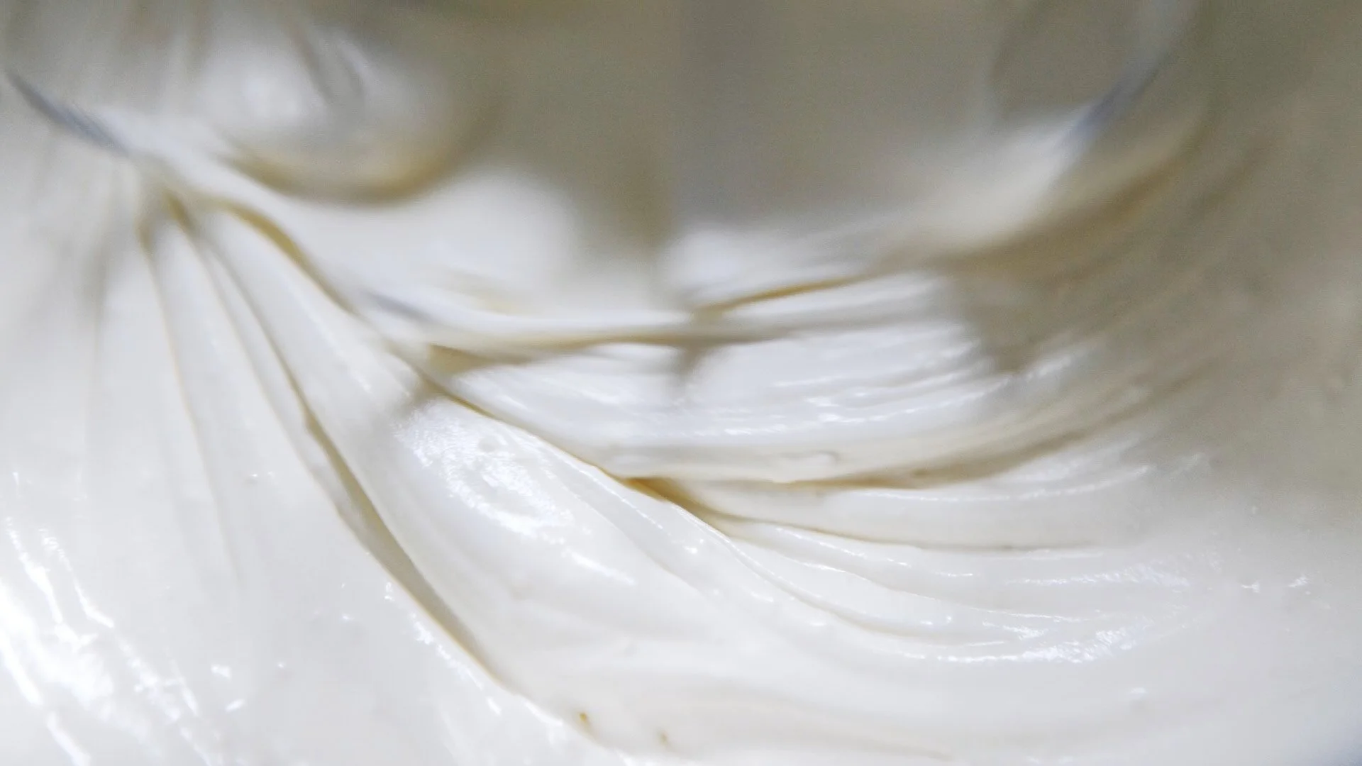 nadine-ingram-cream-texture-documentary-photography-flore-vallery-radot.jpg