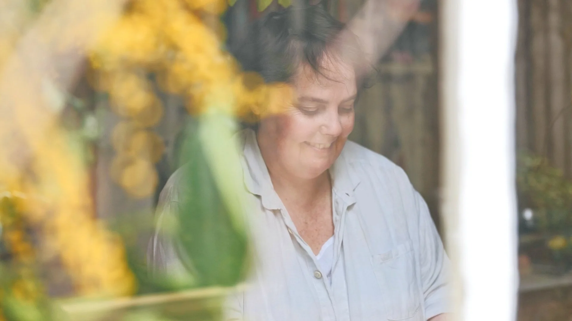 nadine-ingram-nadine-in-garden-documentary-photography-flore-vallery-radot.jpg
